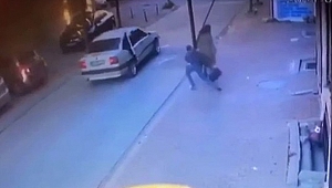 Genç kadın dehşeti yaşadı! Güpegündüz kapkaç şoku