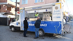 Kuşadası Belediyesi’nden sıcak çorba ikramı