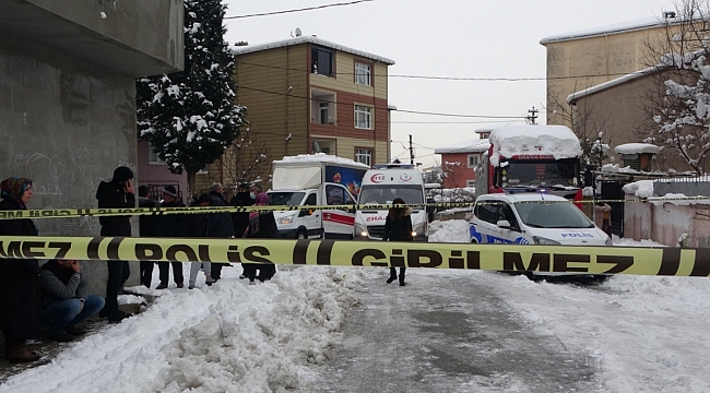 Sultanbeyli’de dehşet! Şizofren hastası, annesinin boğazını keserek öldürdü
