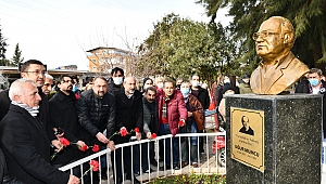 Uğur Mumcu vefatının 29. yılında Çiğli’de şiirlerle anıldı