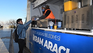Üniversite öğrencilerinin sabah kahvaltısı Kuşadası Belediyesi’nden