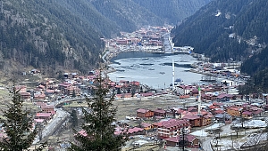 Uzungöl'ün büyük bölümü buz tuttu