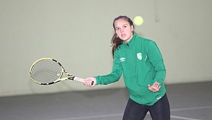 Gaziemir’in altın raketi: Pelin Çolak