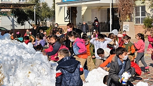 Ödemiş Belediyesi’nden çocuklara kar sürprizi