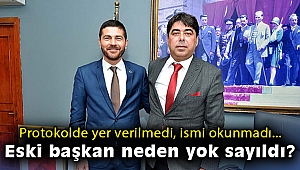 Protokolde yer verilmedi, ismi okunmadı… Foça’da eski başkan neden yok sayıldı?