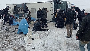 Yozgat'ta feci kaza! 1 ölü, 15 yaralı