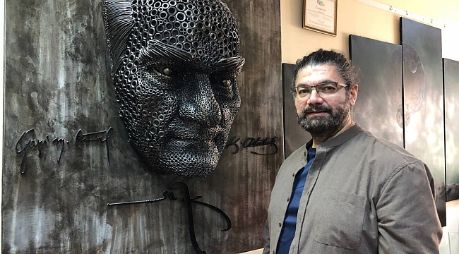 2 bin endüstriyel atıktan Atatürk portesi yaptı