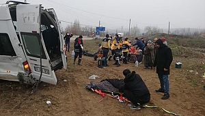 Amasya'da feci kaza: Tarım işçilerini taşıyan minibüs devrildi
