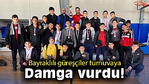 Bayraklılı güreşçiler turnuvaya damga vurdu