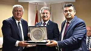 Dökümcü esnafından Başkan İduğ’a plaketli teşekkür