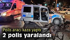 İzmir'de polis aracı kaza yaptı: 2 polis yaralı