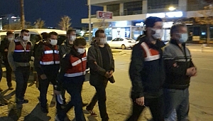 İzmir merkezli FETÖ operasyonunda 44 tutuklama