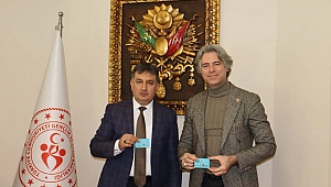 Kızılay’dan başarılı sporculara destek