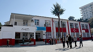 Kuşadası Belediyesi’nden İkiçeşmelik Ortaokulu’na tadilat desteği