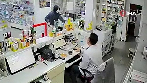 Nöbetçi eczaneyi bıçakla soymaya kalkıştı!