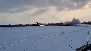 Ukrayna, Rus mevzilerini çoklu roketatarla vurdu