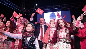 23 Nisan Konak'ın dört bir yanında kutlandı
