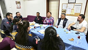 Ahmet Aydın Acil Servis çalışanları ile sahurda buluştu