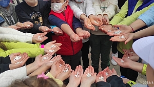 Ambalaj atıklarının geri dönüşüm serüvenini öğrenciler tesiste dinledi