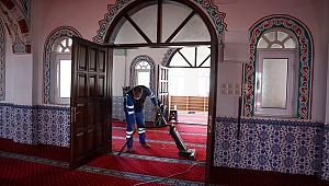 İzmir Büyükşehir Belediyesi her gün bir camiyi temizliyor