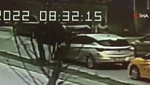 Kadın sürücüye dehşeti yaşattı! Önünü kesti, yumruk ve tekmeler attı