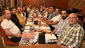 Karşıyaka’daki sürücü kursu sahipleri iftarda bir araya geldi