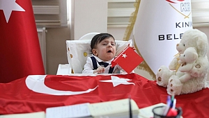Kınık'ın '23 Nisan' Belediye Başkanı SMA hastası Kaan Efe oldu