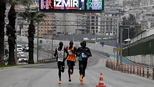 Maraton İzmir’de yeniden rekor kırıldı