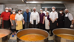 Menemen'de iftarlıklar Başkanvekili Aydın Pehlivan'dan
