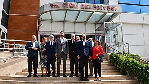 Murat Karayalçın’dan Çiğli Belediyesi’ne Bayram ziyareti
