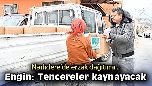 Narlıdere’de erzak dağıtımı yapılıyor