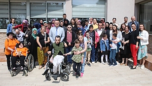 Anneler belediyenin verdiği kahvaltıda buluştu