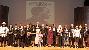 ‘Atatürk’ün Adımlarıyla Karşıyaka’ oyunu ayakta alkışlandı