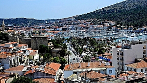 Çeşme, bayrama dolu girdi