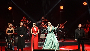 Harbiye'de sezon Nazım şarkıları ile açıldı