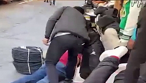 Husumetli iki esnaf arasında silahlı çatışma: 1'i polis 6 yaralı