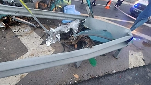 İzmir’de feci kaza: 2 ölü, 3 yaralı