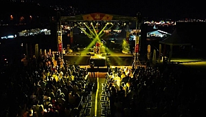İzmir Gurme Fest'te eğlence ve lezzet bir araya geldi