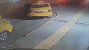 Taksiyi kaçırdı, 5 araca çarptı: 2 yaralı