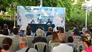 Usta sanatçılar Torbalı’da tiyatro konuştu