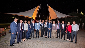 Başkan Soyer Balkan göçmenleriyle buluştu