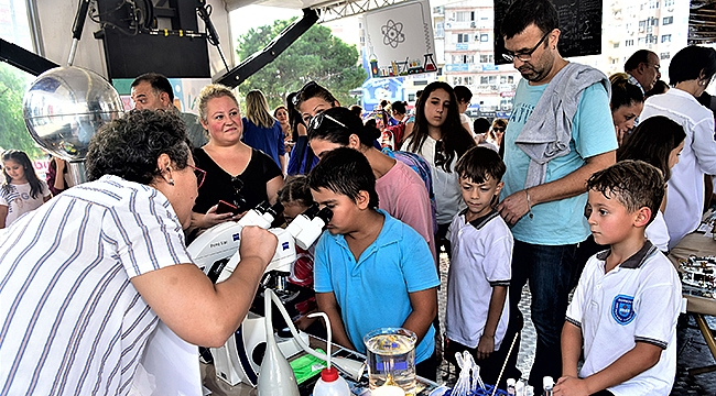 Bornova'da çocuklara oyunlarla bilim kampı
