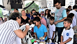 Bornova’da çocuklara oyunlarla bilim kampı