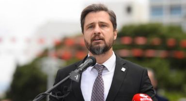 YÜCEL “AKP’NİN RAHATSIZLIĞINI ANLIYOR VE DOĞAL KARŞILIYORUZ”
