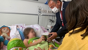 Egeli öğrencilerden tedavi gören çocuklara “Çim Adam” morali