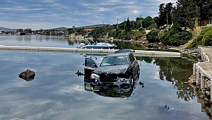  İzmir'de sır olay: Kaza yapan araç denize uçtu, cesedi başka yerde bulundu