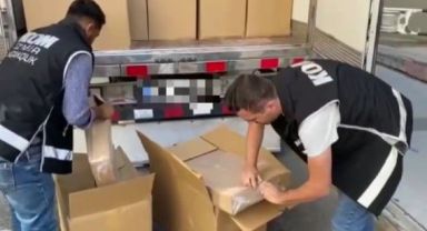 Kamyon kasasından 3 milyon 87 bin kaçak sigara ele geçirildi