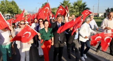 Karşıyaka'da coşku dolu 96.yıl kutlamaları