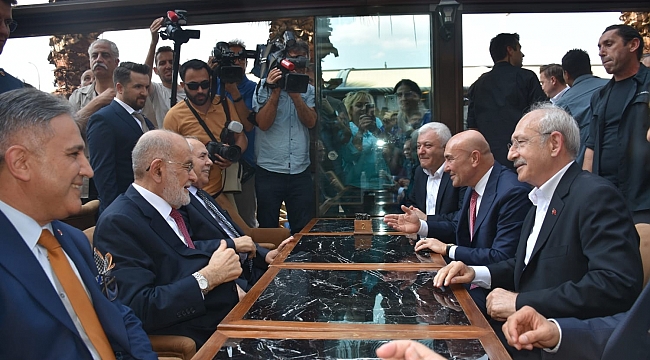  Kılıçdaroğlu ve Karamollaoğlu İzmir'de bir araya geldi