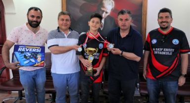 Kınıklı öğrenci akıl ve zekâ oyunlarında Türkiye 2'ncisi oldu